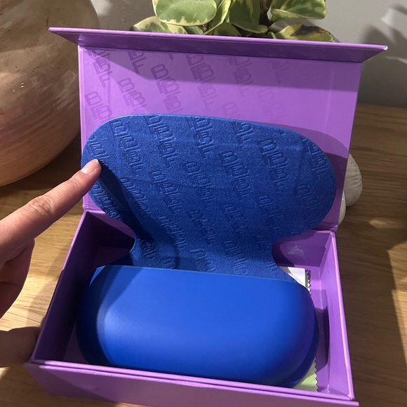 BY FAR Gibson Sunglasses with original accessories. With tags - Picture 2 of 3